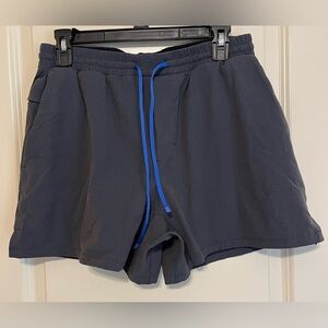 Lululemon Men’s Pool Short 5"
Graphite Grey / Blazer Blue Tone Sz Small